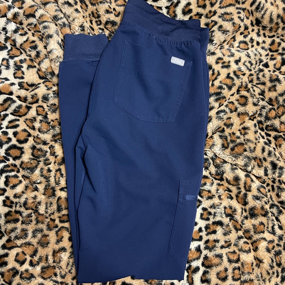 FIGS navy set. Oversized collard top XS. Joggers XS tall